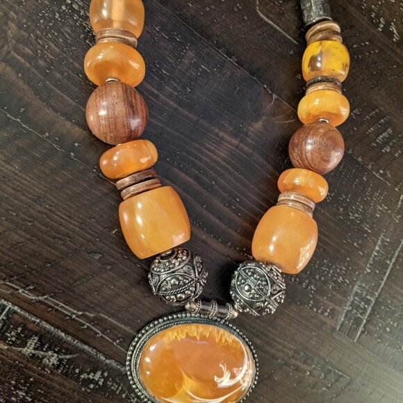 Vintage Amber Resin Wood Beaded Statement Necklace Boho Tribal Jewelry Chunky - Picture 2 of 6